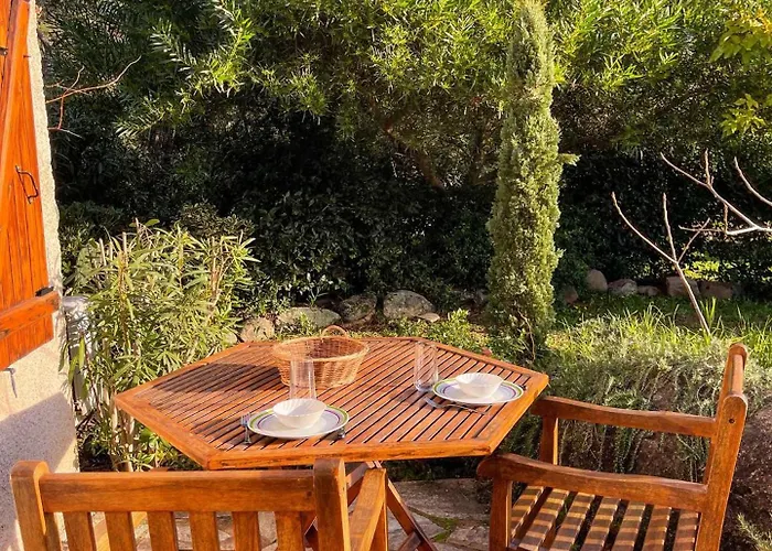 Argentella, Santa Giulia Villa Porto Vecchio